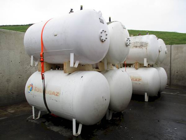 Semiremorcă cisternă LPG / GAS GASTANK 2700 LITER: Foto 3