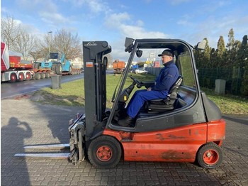 Stivuitor cu furcă Linde E30-03