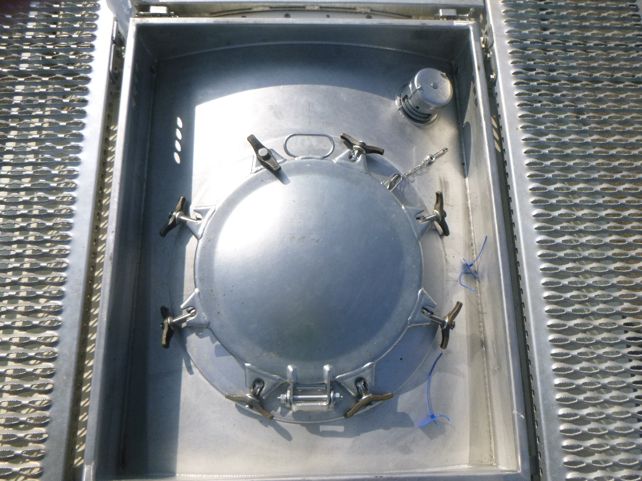 Container cisternă, Semiremorcă Danteco Food tank container inox 20 ft / 25 m3 / 1 comp: Foto 15