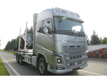 Camion forestier VOLVO FH