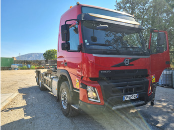 Camion cu cârlig VOLVO FMX 460