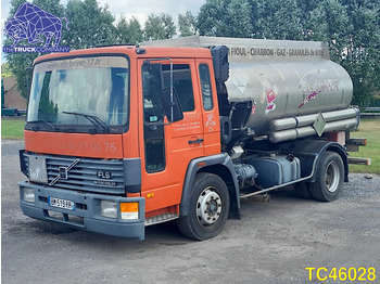Camion cisternă VOLVO FL6