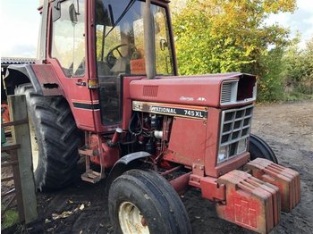 Tractor agricol Case IH 845 XL: Foto 1