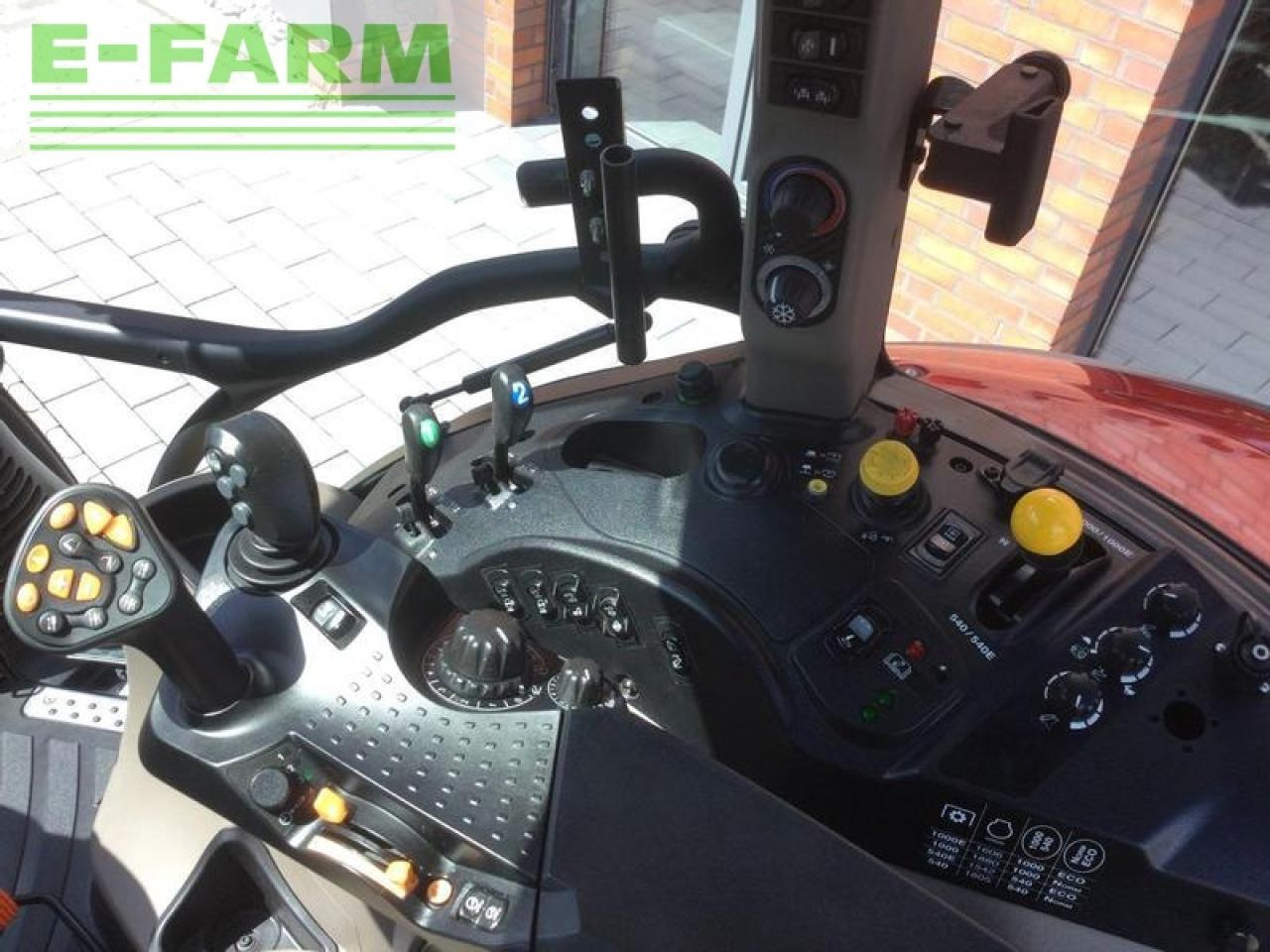 Tractor agricol Case-IH luxxum 120: Foto 8