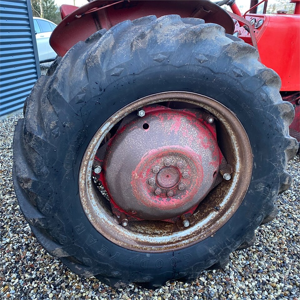 Tractor agricol IH B 275: Foto 15