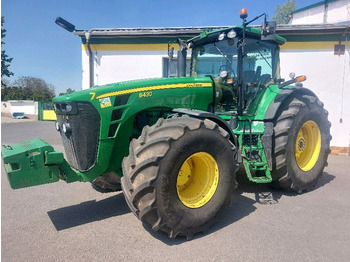 Tractor agricol John Deere 8430: Foto 1