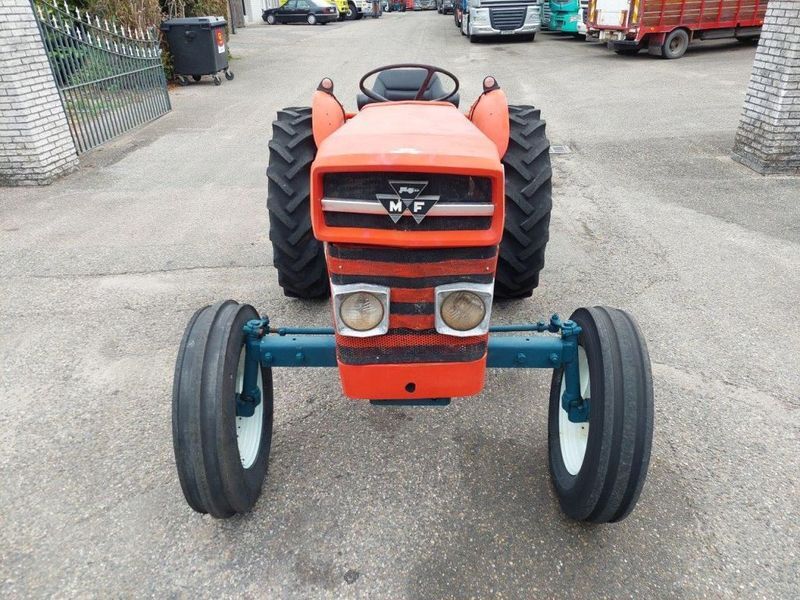 Tractor agricol Massey Ferguson 130: Foto 5