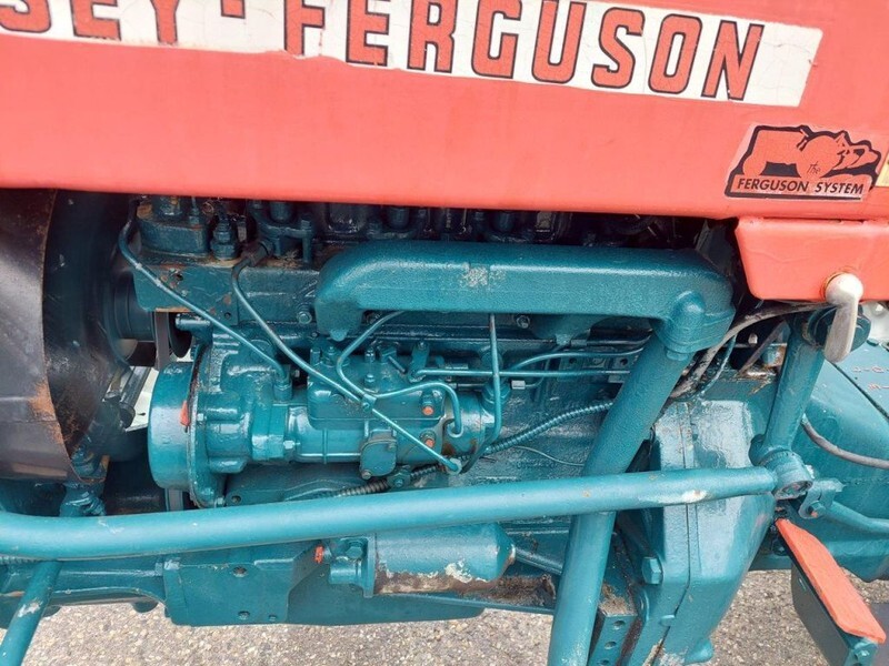 Tractor agricol Massey Ferguson 130: Foto 8