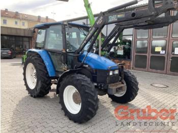Tractor agricol New Holland 5635: Foto 1