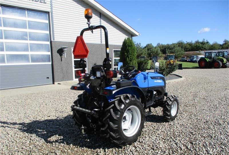 Tractor agricol Solis 26 6+2 Gearmaskine med Servostyring og brede trakt: Foto 10