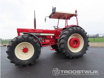 International 1046 - Tractor agricol