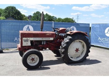 International 453 - Tractor agricol