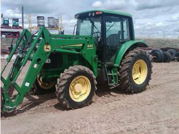 JOHN DEERE 6120 - Tractor agricol