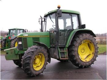 JOHN DEERE 6300 - Tractor agricol