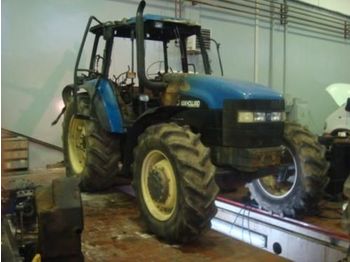 NEW HOLLAND 8560 - Tractor agricol
