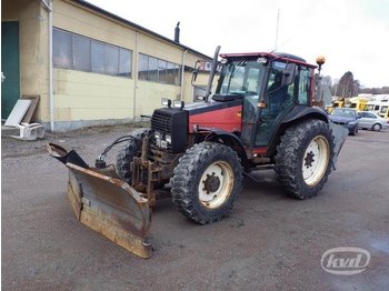 Valmet 865 Traktor 4WD med vikplog och sandspridare  - Tractor agricol