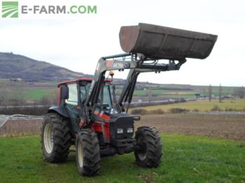 Tractor agricol Valtra 900: Foto 1