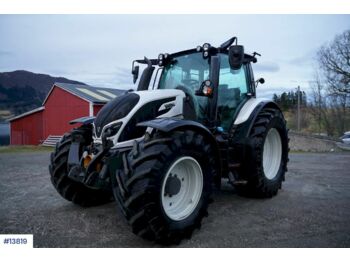 Tractor agricol Valtra N154E: Foto 1