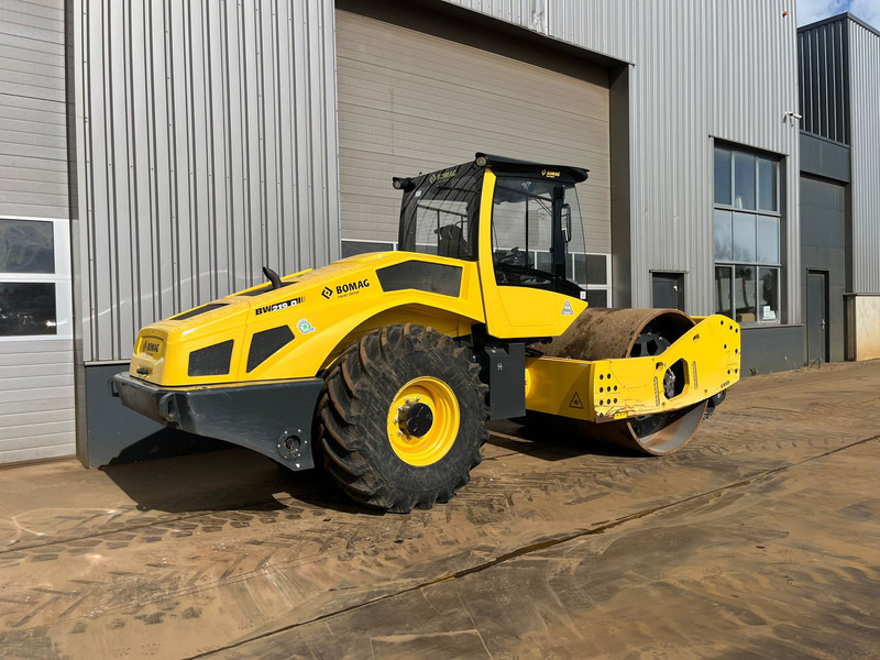 Cilindru compactor Bomag BW219DH-5 / CE certified / 2021 / low hours: Foto 7