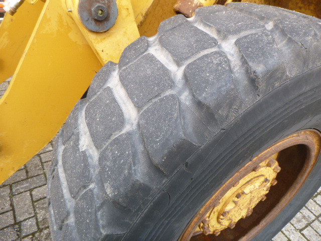 Încărcător frontal pe pneuri CATERPILLAR 920: Foto 22