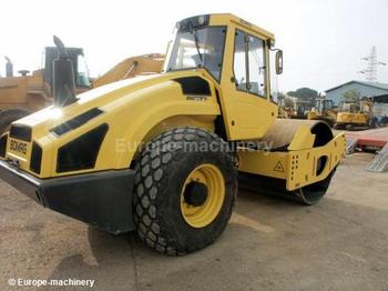 Bomag BW213D4 - Cilindru compactor