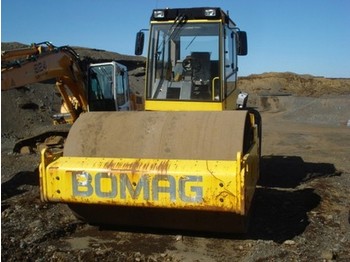 Bomag BW 211D3 - Cilindru compactor