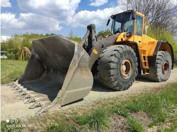 Încărcător frontal VOLVO L220E