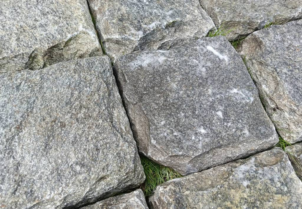 Echipamente de constructii graniet natuursteen 40x40x7-8 cm 300m2 ruw/glad te: Foto 6