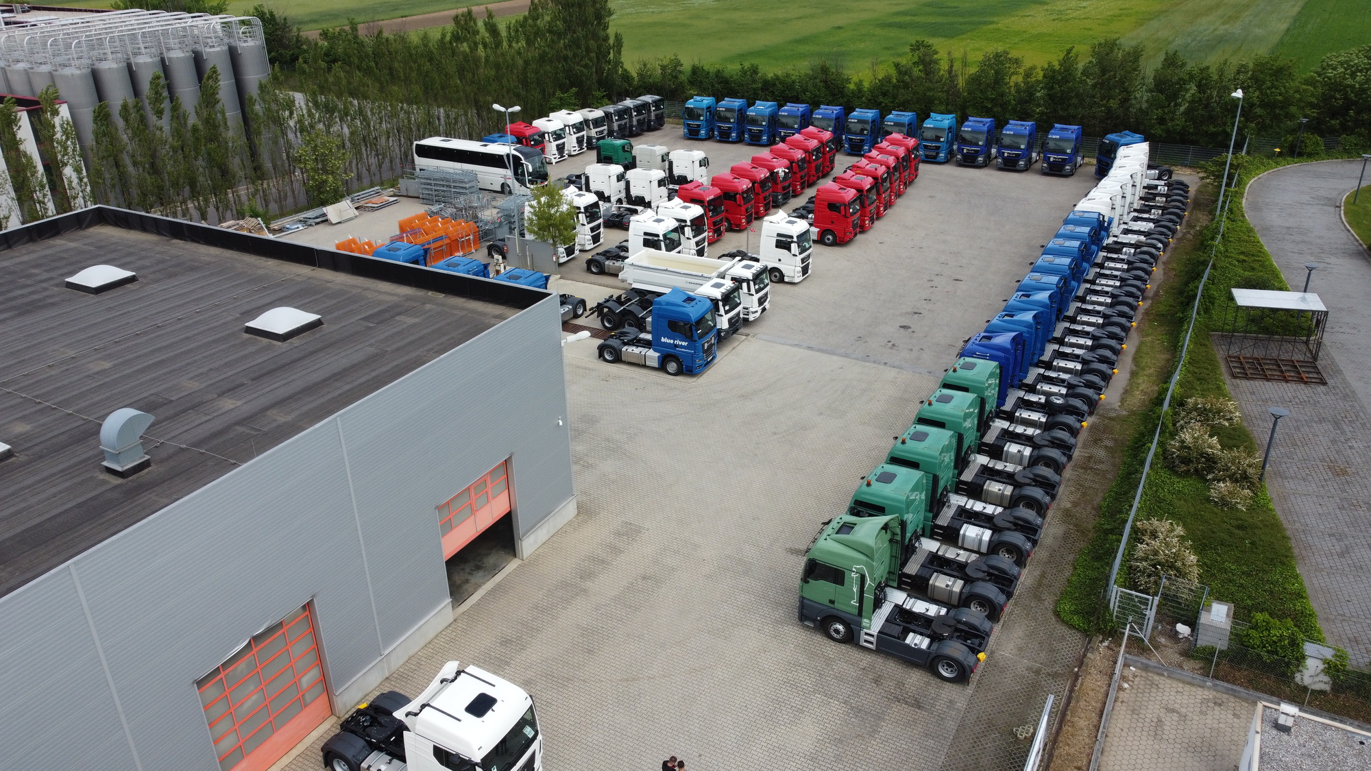 MHS Truck Center GmbH undefined: Foto 2