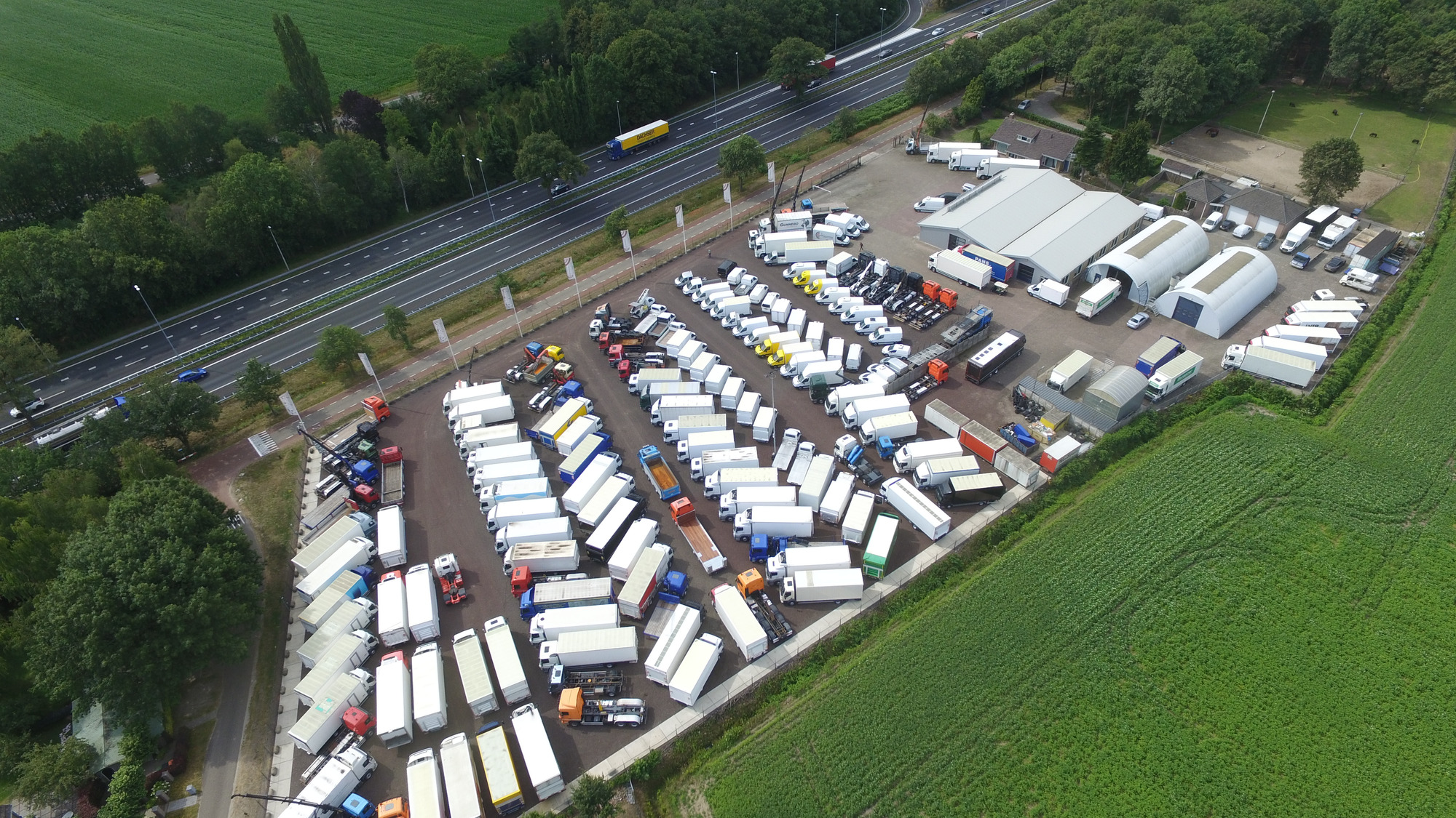 COPPENS TRUCKS BV undefined: Foto 3