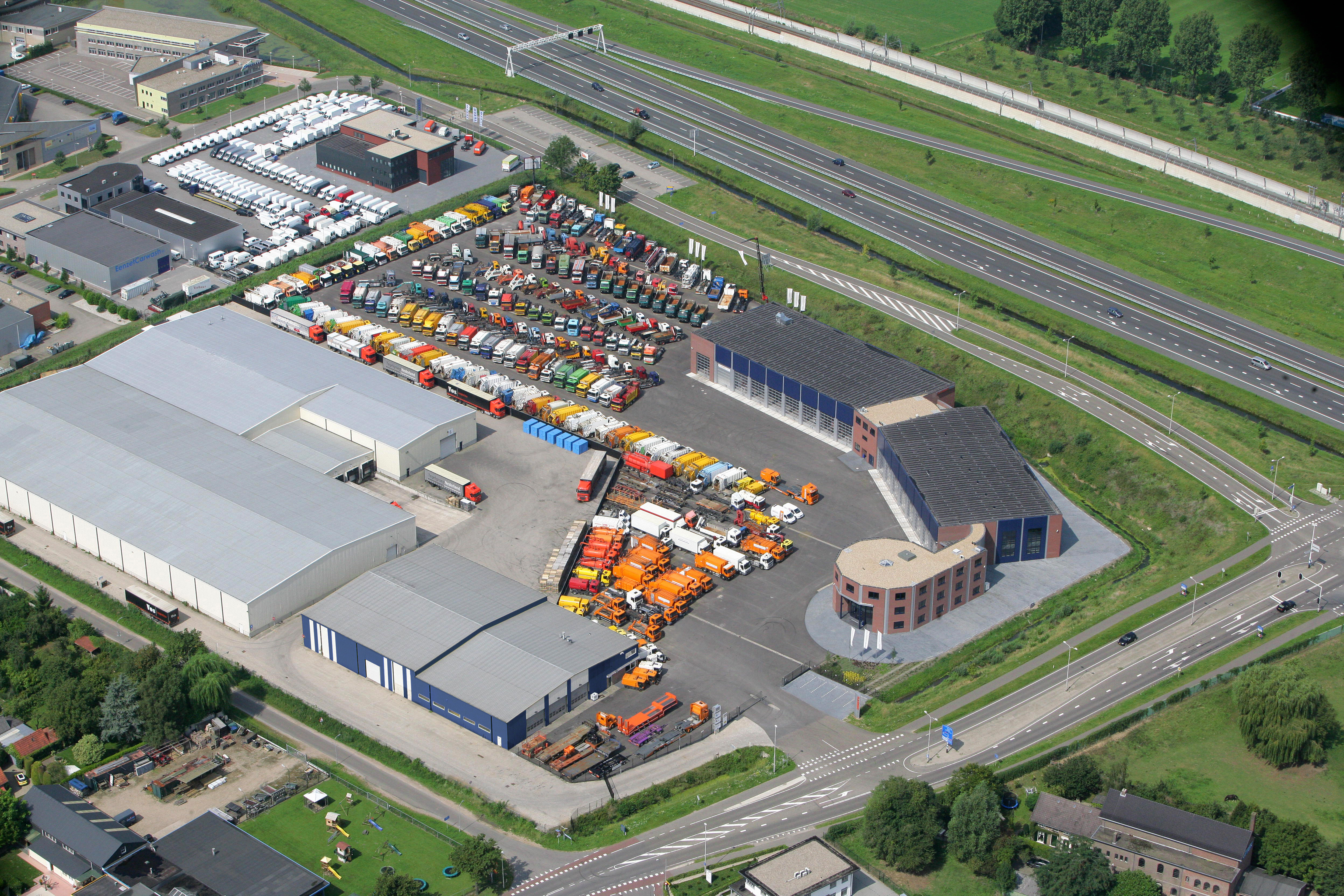 CLEAN MAT TRUCKS B.V. - oferta de vinzare undefined: Foto 1