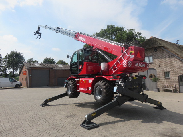Jur Soetendaal - Utilaje constructii MANITOU undefined: Foto 3