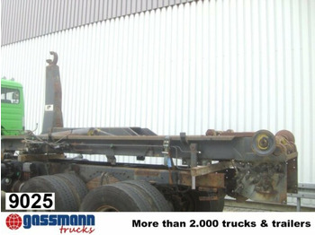 Sistem de agatare cu carlig/ Containere de gunoi