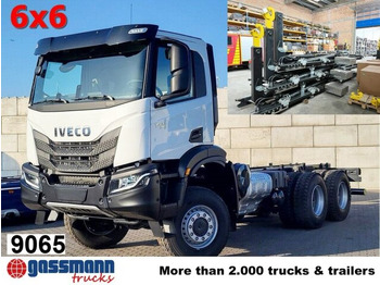 Camion cu cârlig IVECO T-WAY