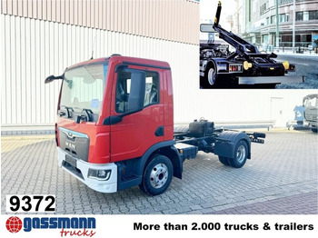 Camion cu cârlig MAN TGL