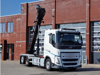Camion cu cârlig VOLVO FH13 460
