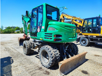 Excavator pe roţi TAKEUCHI