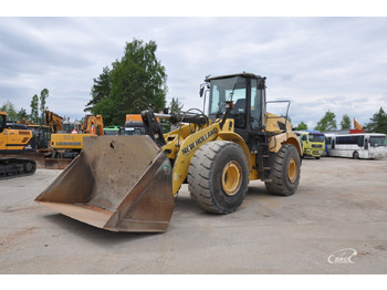 Încărcător frontal pe pneuri NEW HOLLAND W270