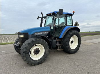 Tractor agricol NEW HOLLAND TM135