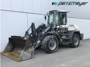 Încărcător frontal pe pneuri TEREX