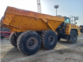 Camion articulat Komatsu HM400-3R (4 pcs available in Abu Dhabi): Foto 3