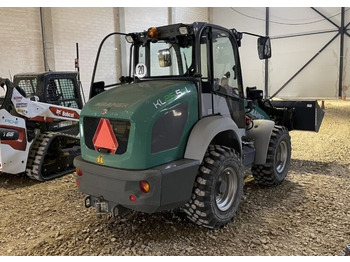 Încărcător frontal pe pneuri KRAMER