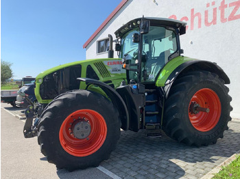 Tractor agricol CLAAS Axion 930