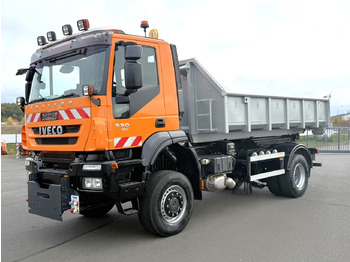 Camion cu cârlig IVECO Trakker