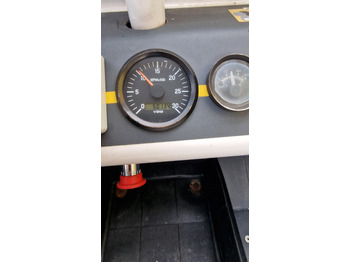 Tractor pentru bagaje TLD Tractor JST20: Foto 2
