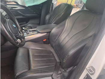 SUV BMW X5: Foto 5