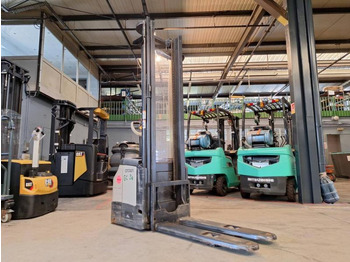 Transpalet la mare înălţime CROWN