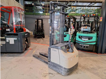 Transpalet la mare înălţime Crown ES4000-1.6: Foto 5