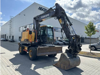 Excavator pe roţi VOLVO EWR150E