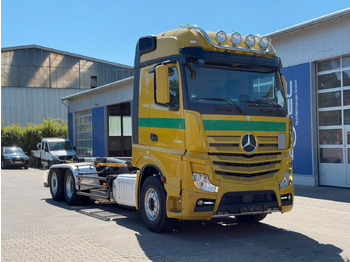 Camion cu cârlig MERCEDES-BENZ Actros